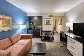 Holiday Inn Hotel & Suites Atlanta Airport-North, an IHG Hotel