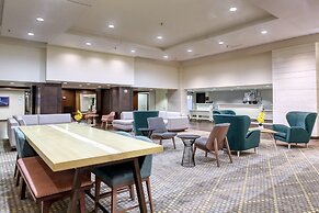 Holiday Inn Hotel & Suites Atlanta Airport-North by IHG
