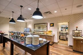 Holiday Inn Hotel & Suites Atlanta Airport-North by IHG