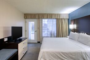 Holiday Inn Hotel & Suites Atlanta Airport-North by IHG
