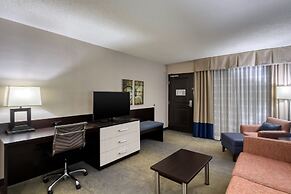Holiday Inn Hotel & Suites Atlanta Airport-North by IHG