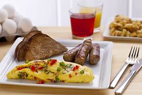 Holiday Inn Hotel & Suites Atlanta Airport-North by IHG