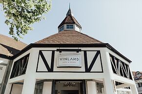 Vinland Hotel and Lounge