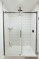 Vinland Hotel and Lounge