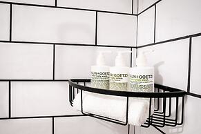 Vinland Hotel and Lounge