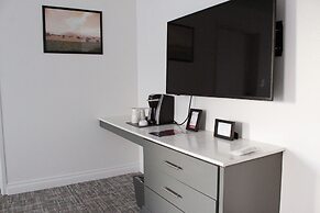 Vinland Hotel and Lounge