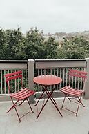 Vinland Hotel and Lounge