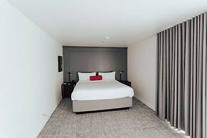 Vinland Hotel and Lounge