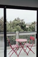 Vinland Hotel and Lounge