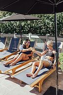 Vinland Hotel and Lounge