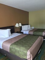 Econo Lodge Inn & Suites