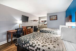 Econo Lodge Inn & Suites