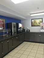 Econo Lodge Inn & Suites