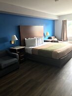 Econo Lodge Inn & Suites