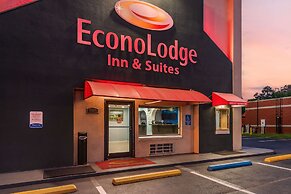 Econo Lodge Inn & Suites