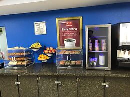 Econo Lodge Inn & Suites