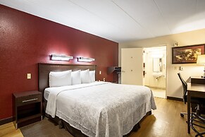 Red Roof Inn PLUS+ Boston - Framingham