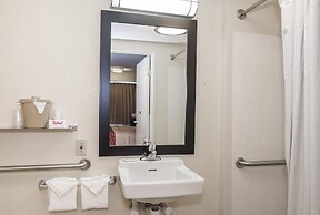 Red Roof Inn PLUS+ Boston - Framingham