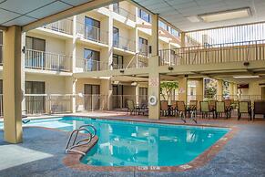 Clarion Hotel Broken Arrow - Tulsa