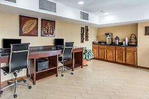 Clarion Hotel Broken Arrow - Tulsa