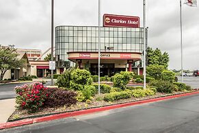 Clarion Hotel Broken Arrow - Tulsa