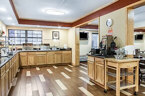 Clarion Hotel Broken Arrow - Tulsa