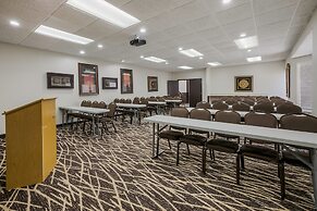Red Roof Inn PLUS+ & Suites Knoxville West-Cedar Bluff