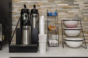 Red Roof Inn PLUS+ & Suites Knoxville West-Cedar Bluff