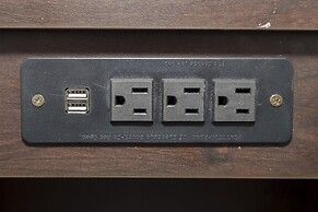 Red Roof Inn PLUS+ & Suites Knoxville West-Cedar Bluff