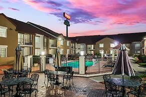 Red Roof Inn PLUS+ & Suites Knoxville West-Cedar Bluff