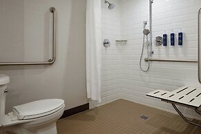 Four Points by Sheraton Point Edward Sarnia