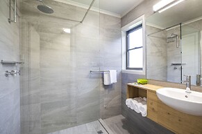 Nightcap at Riverside Hotel