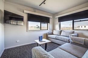 Nightcap at Riverside Hotel