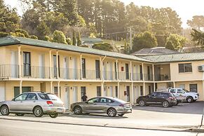 Nightcap at Riverside Hotel