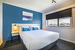 Nightcap at Riverside Hotel