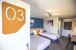 Nightcap at Riverside Hotel