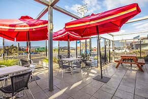 Nightcap at Riverside Hotel