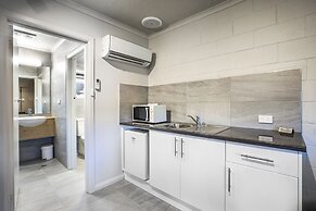 Nightcap at Riverside Hotel