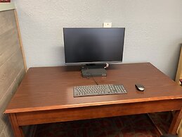 Days Inn by Wyndham Winchester