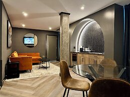 Carriage House Hotel & Conference Centre