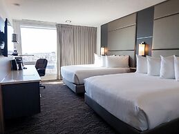 Carriage House Hotel & Conference Centre