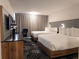 Carriage House Hotel & Conference Centre