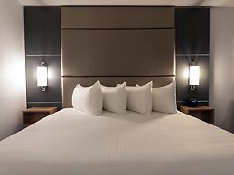 Carriage House Hotel & Conference Centre