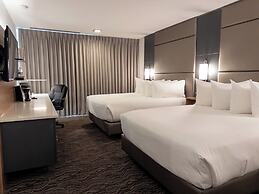 Carriage House Hotel & Conference Centre