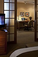 Carriage House Hotel & Conference Centre