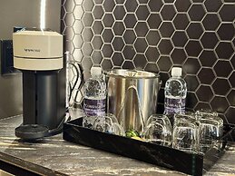 Carriage House Hotel & Conference Centre