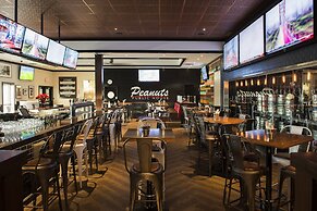 Carriage House Hotel & Conference Centre