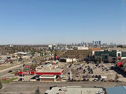 Carriage House Hotel & Conference Centre