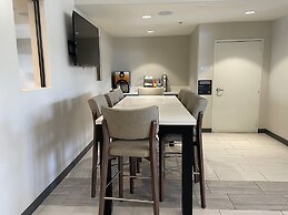 Extended Studio Hotel Ontario