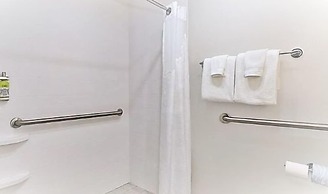 Holiday Inn Express Detroit-Warren by IHG